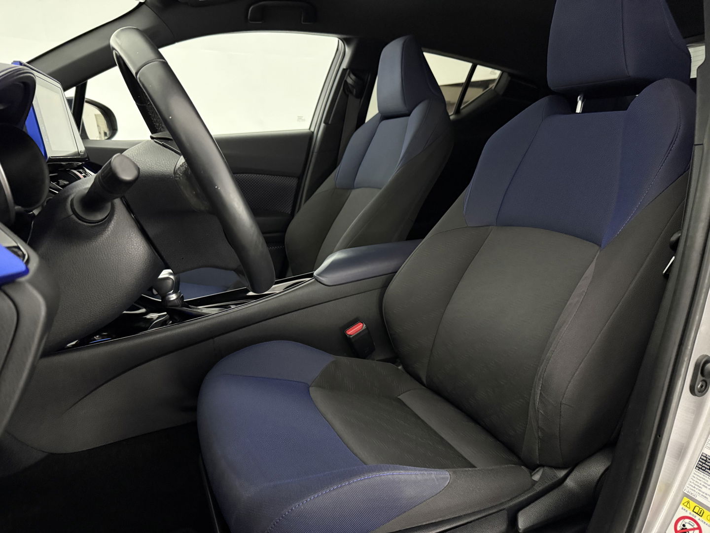 Toyota C-HR 1.2 Bi-Tone | Camera | Cruise | JBL | Stoelverw. | Parkeersens. | Navi | Keyless | NAP