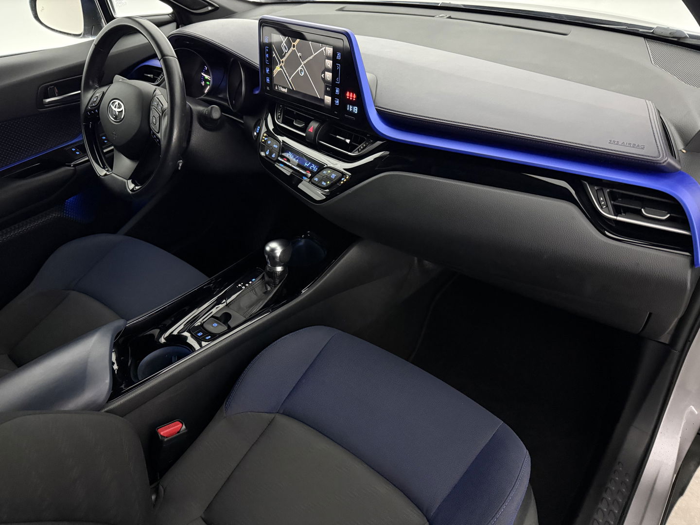 Toyota C-HR 1.2 Bi-Tone | Camera | Cruise | JBL | Stoelverw. | Parkeersens. | Navi | Keyless | NAP