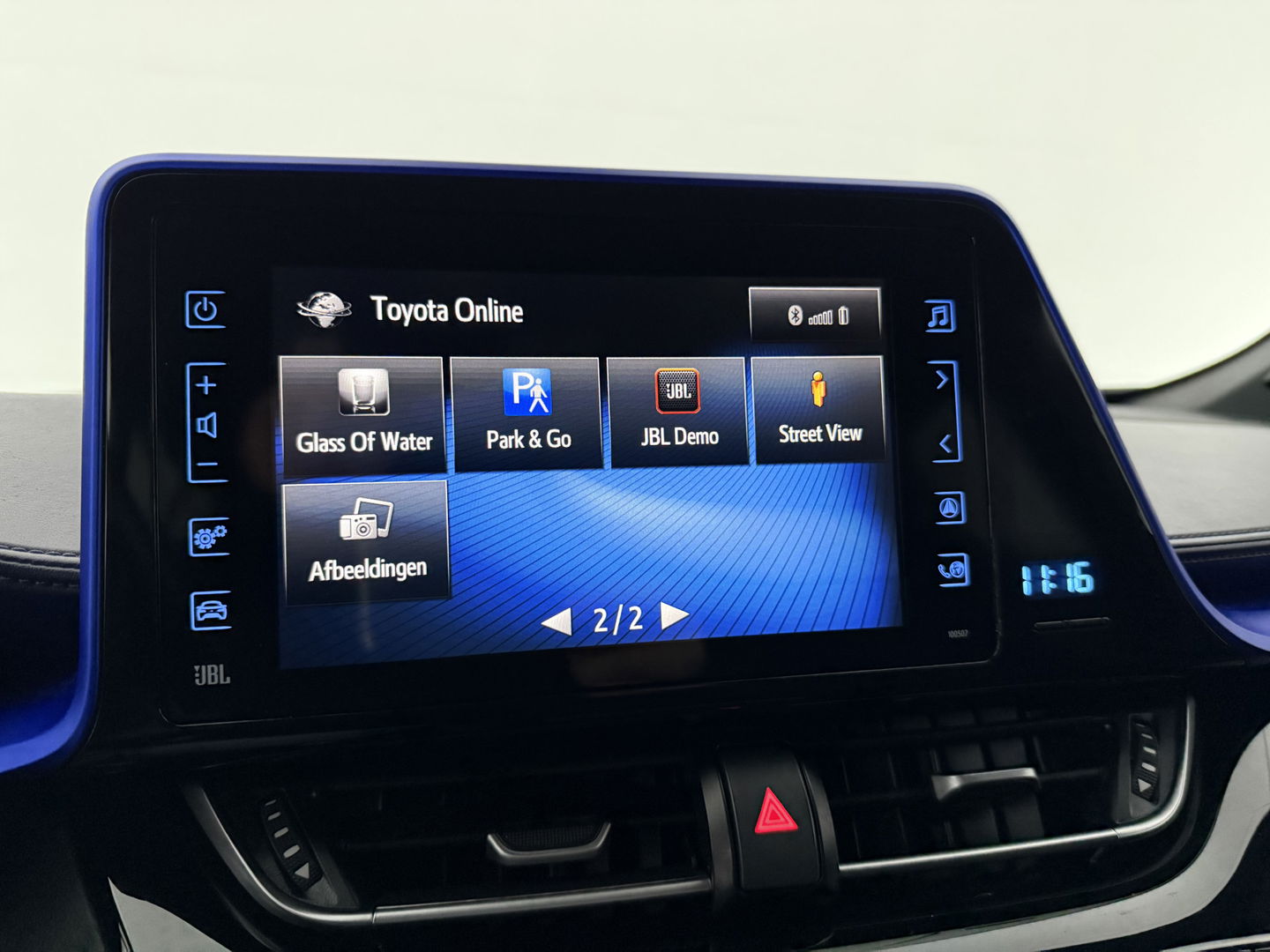 Toyota C-HR 1.2 Bi-Tone | Camera | Cruise | JBL | Stoelverw. | Parkeersens. | Navi | Keyless | NAP