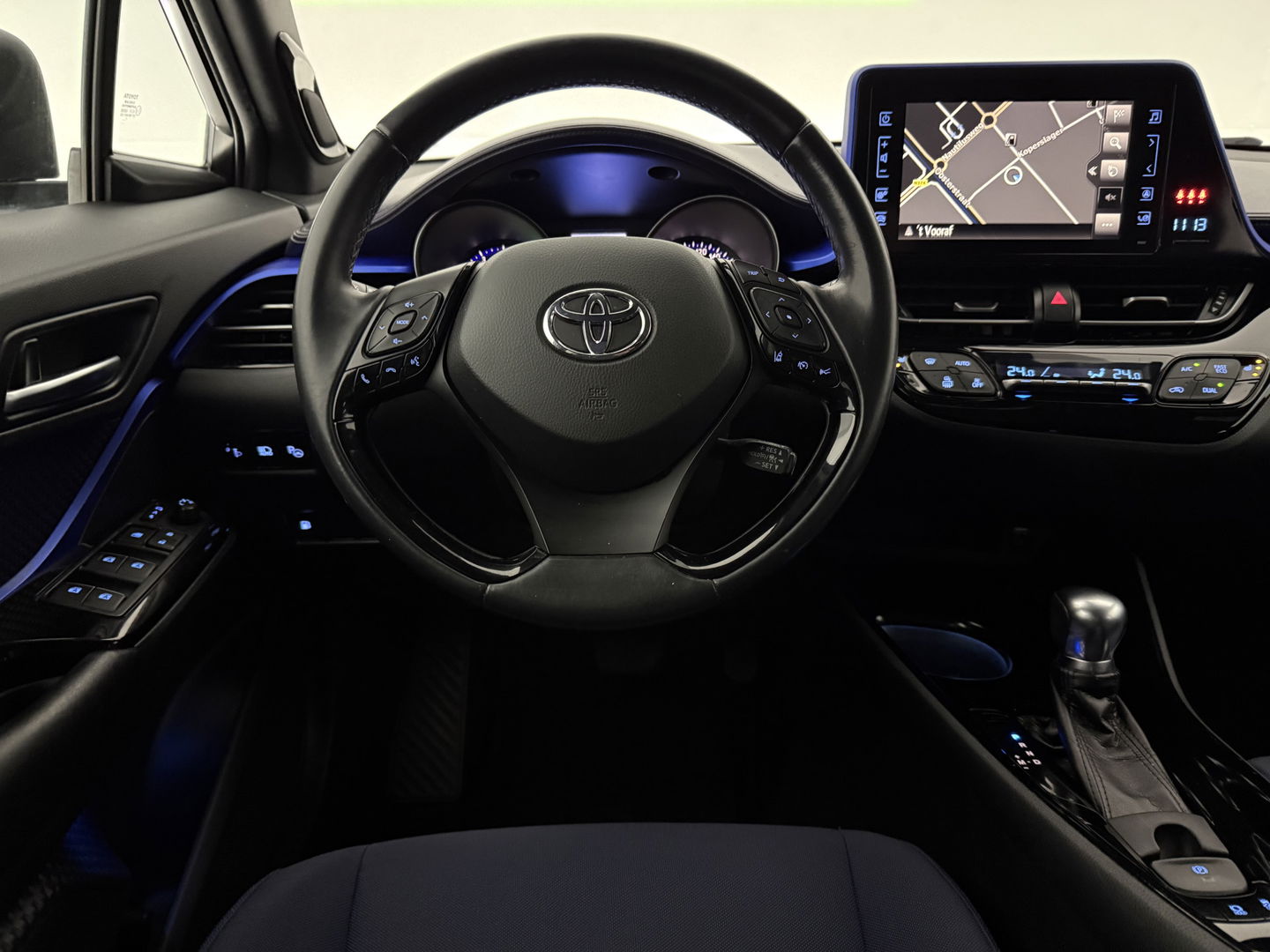 Toyota C-HR 1.2 Bi-Tone | Camera | Cruise | JBL | Stoelverw. | Parkeersens. | Navi | Keyless | NAP