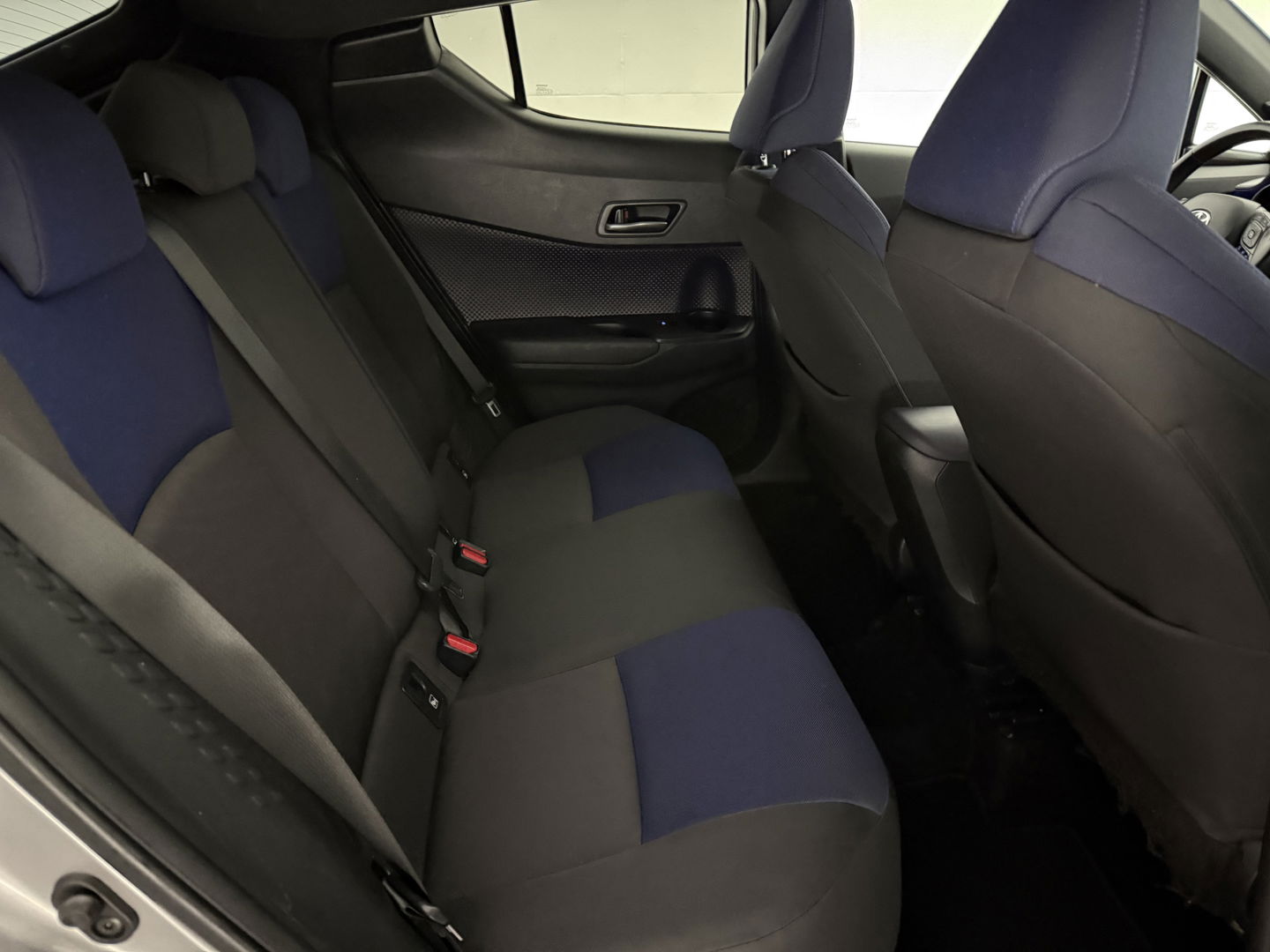 Toyota C-HR 1.2 Bi-Tone | Camera | Cruise | JBL | Stoelverw. | Parkeersens. | Navi | Keyless | NAP