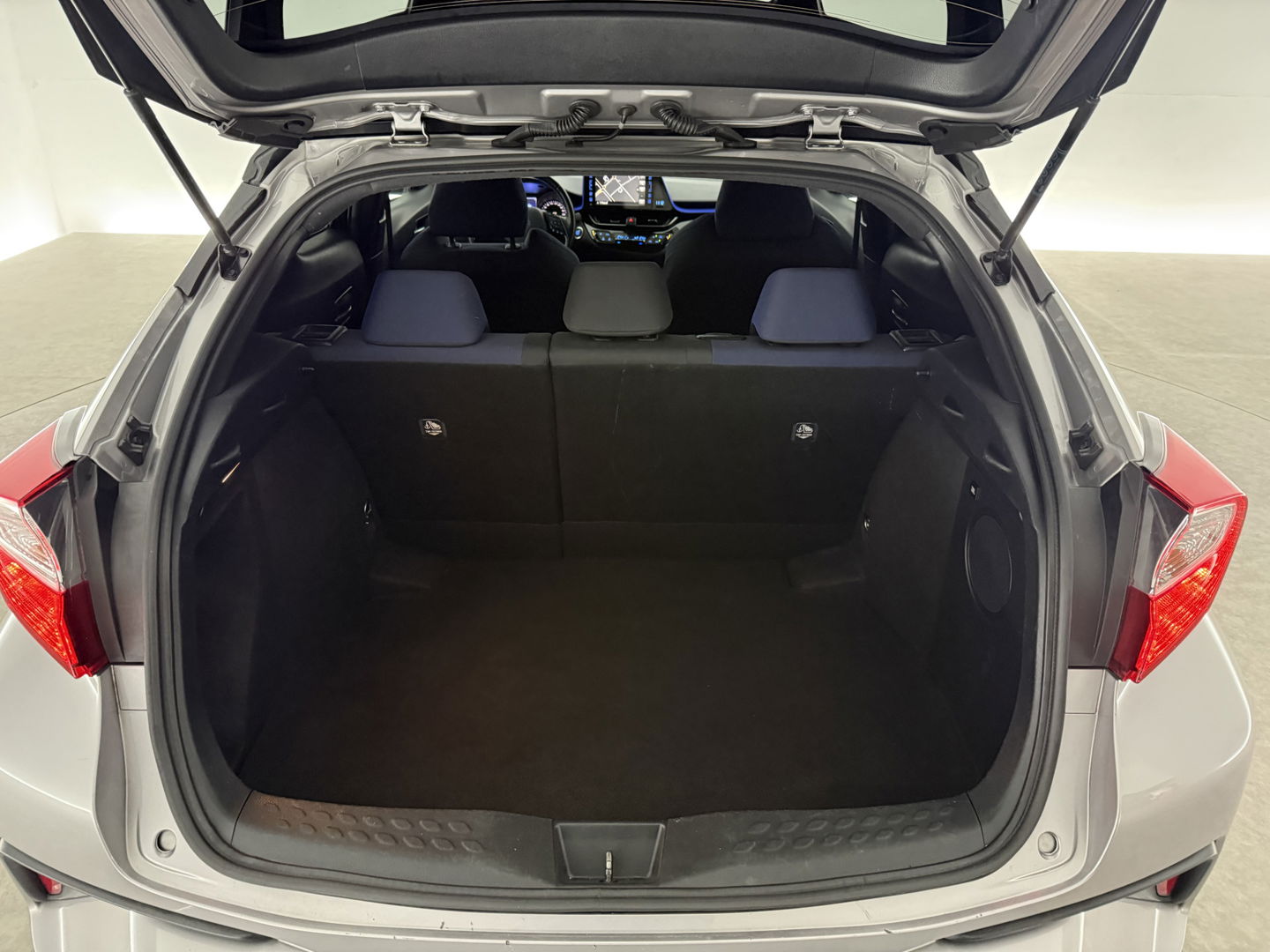 Toyota C-HR 1.2 Bi-Tone | Camera | Cruise | JBL | Stoelverw. | Parkeersens. | Navi | Keyless | NAP