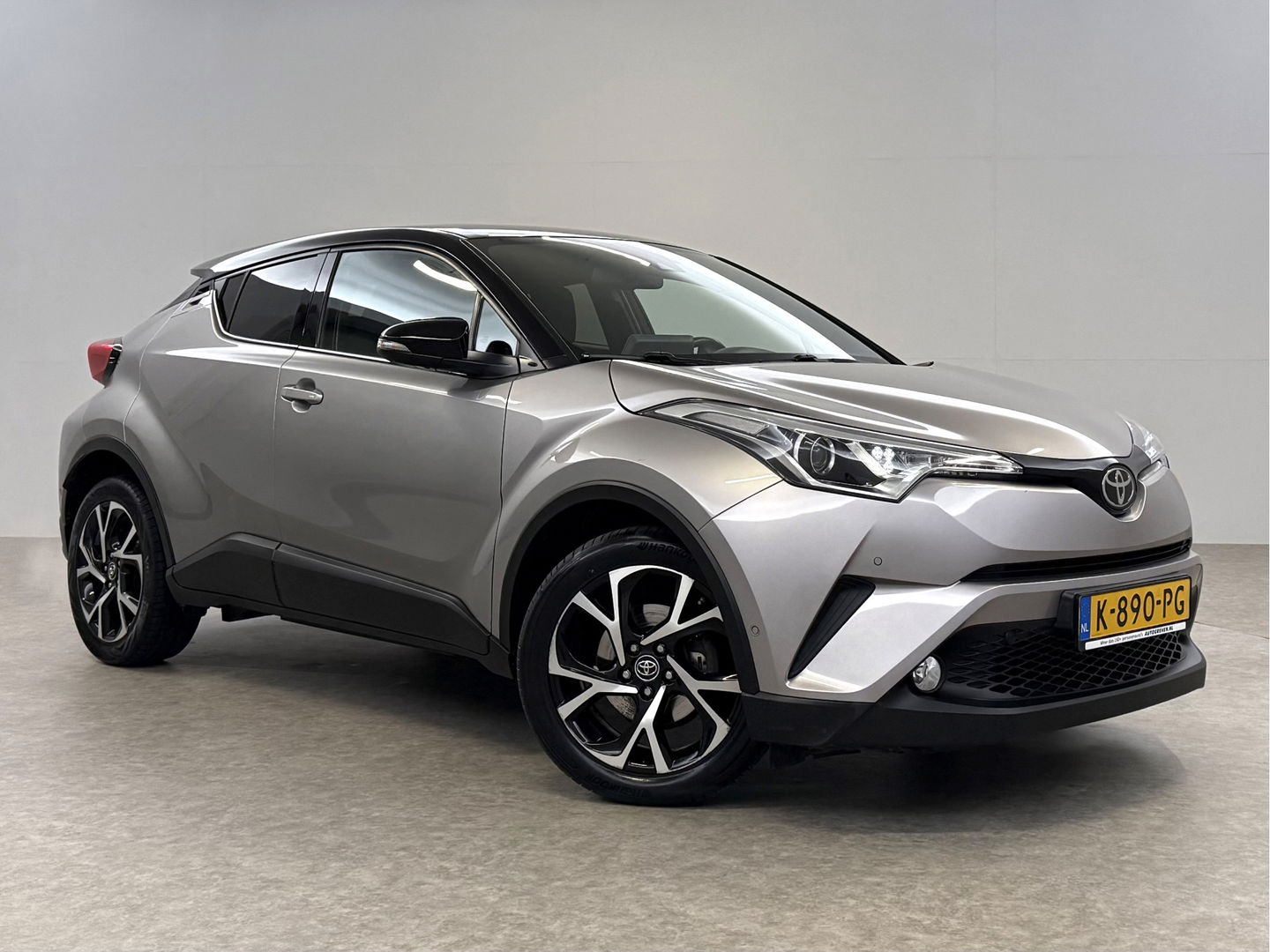 Toyota C-HR 1.2 Bi-Tone | Camera | Cruise | JBL | Stoelverw. | Parkeersens. | Navi | Keyless | NAP