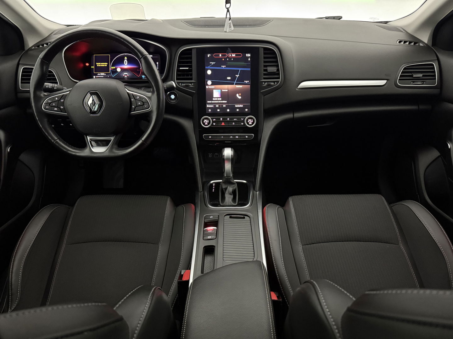 Renault Mégane 1.6 e-Tech Plug-in Intens | SOH 95% | Adap. Cruise | Virtual | Sfeer | HuD | Stoel/Stuur verw. | Camera | Carplay | Keyless