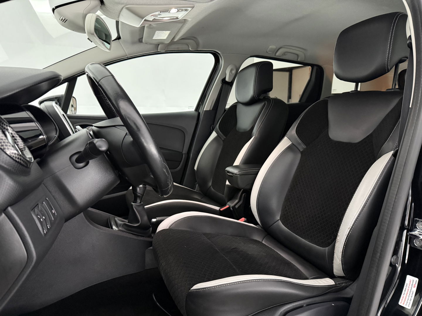 Renault Clio 0.9 TCe | Bose | LED | Clima | Cruise | Camera | Carplay | Trekh. | Stoelverw. | Parkeersens. | NAP