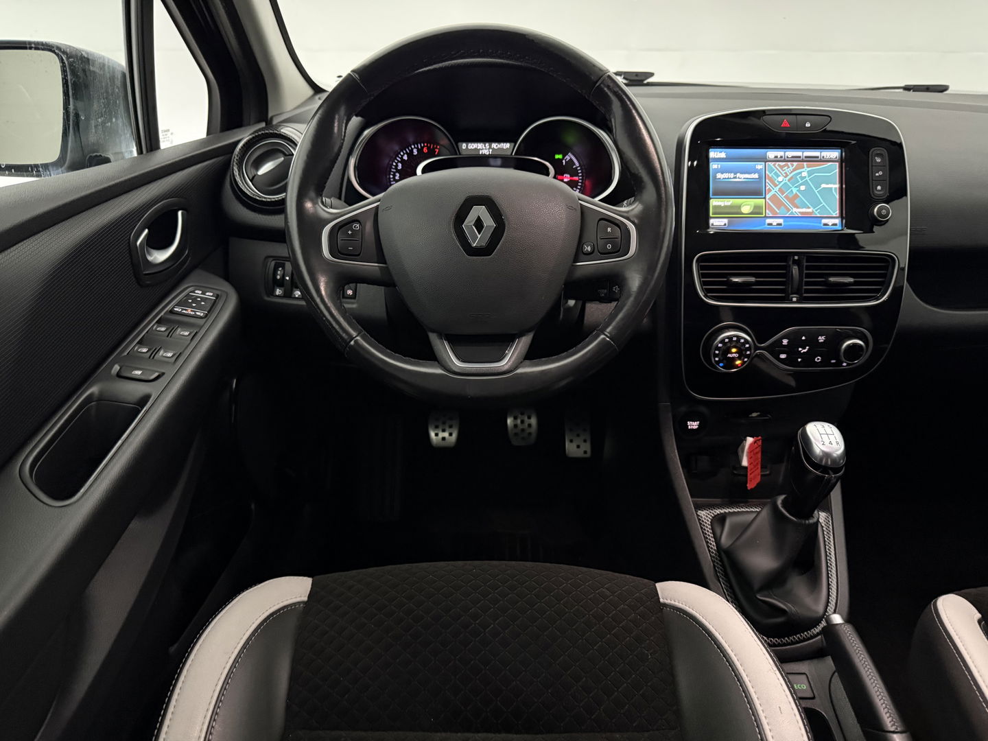 Renault Clio 0.9 TCe | Bose | LED | Clima | Cruise | Camera | Carplay | Trekh. | Stoelverw. | Parkeersens. | NAP
