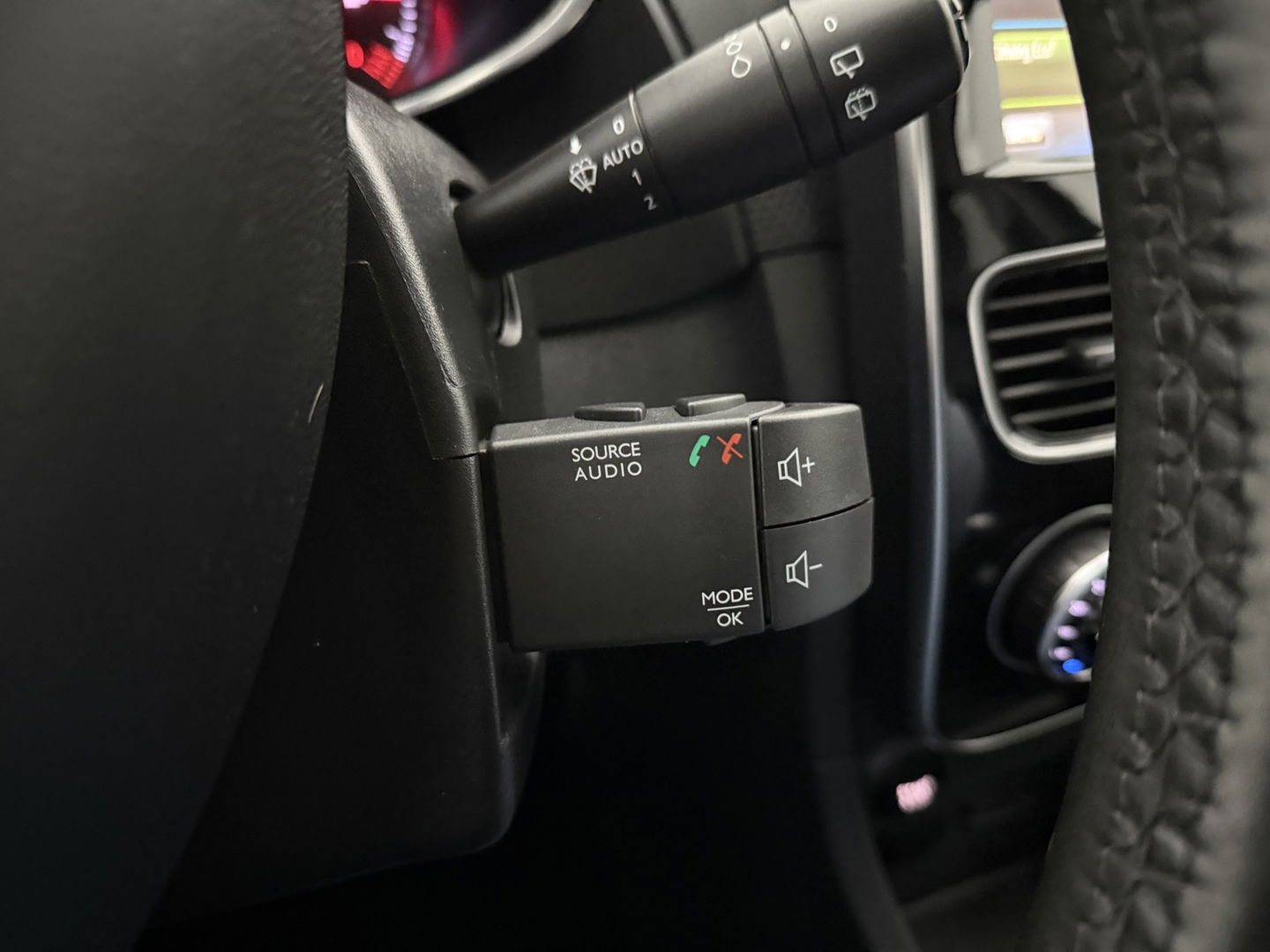 Renault Clio 0.9 TCe | Bose | LED | Clima | Cruise | Camera | Carplay | Trekh. | Stoelverw. | Parkeersens. | NAP