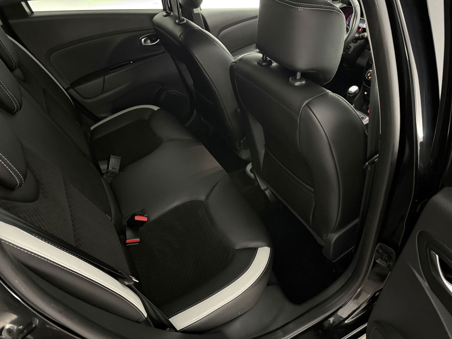 Renault Clio 0.9 TCe | Bose | LED | Clima | Cruise | Camera | Carplay | Trekh. | Stoelverw. | Parkeersens. | NAP