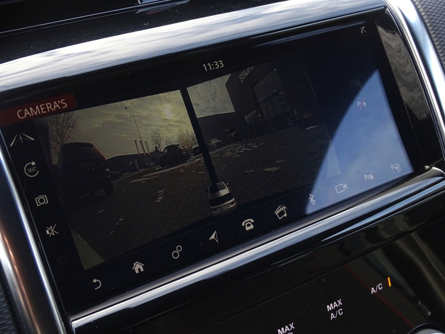 Land Rover Discovery Sport P300e 300PK automaat / R-Dynamic S / LED / 360° camera