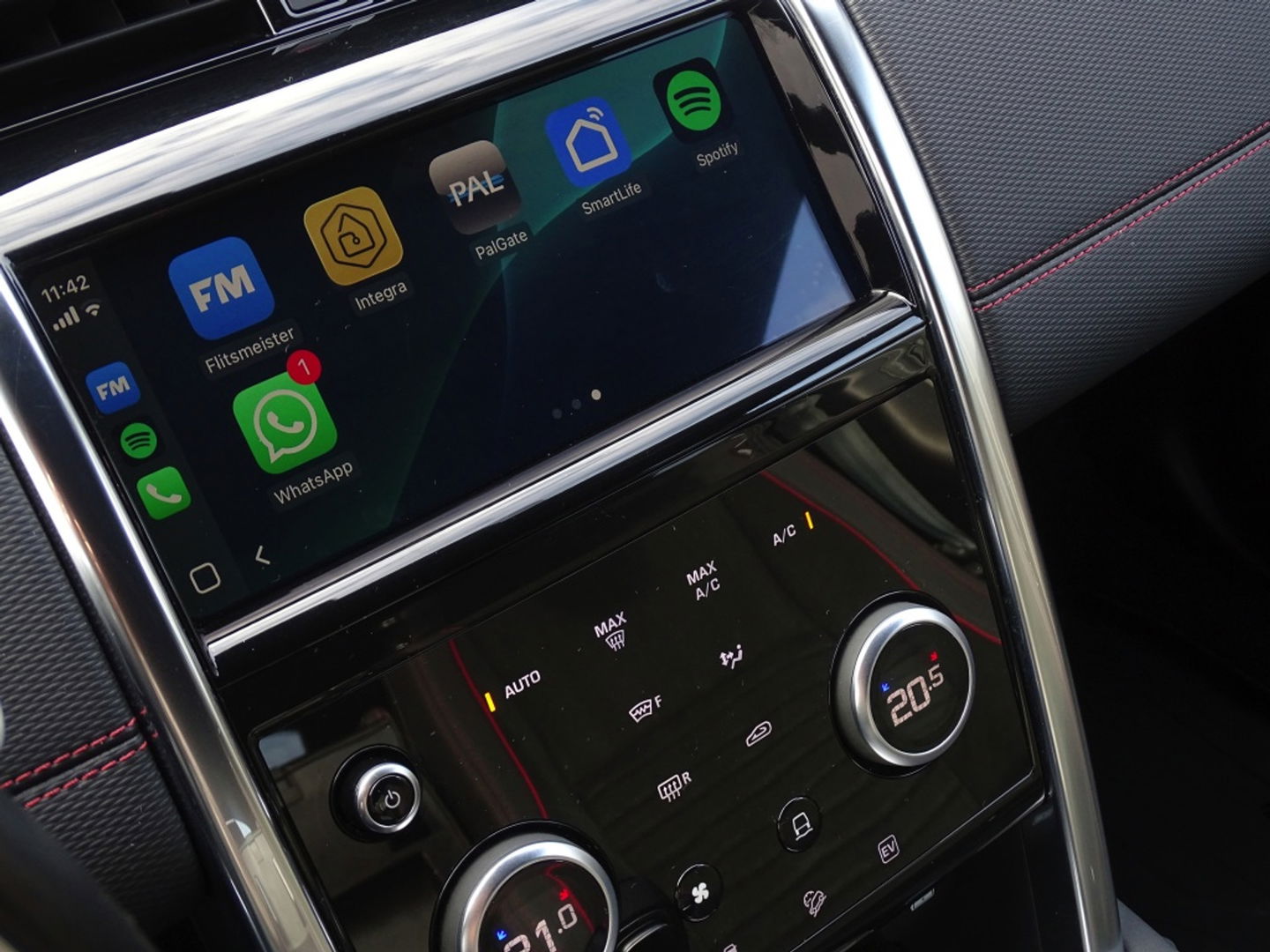 Land Rover Discovery Sport P300e 300PK automaat / R-Dynamic S / LED / 360° camera