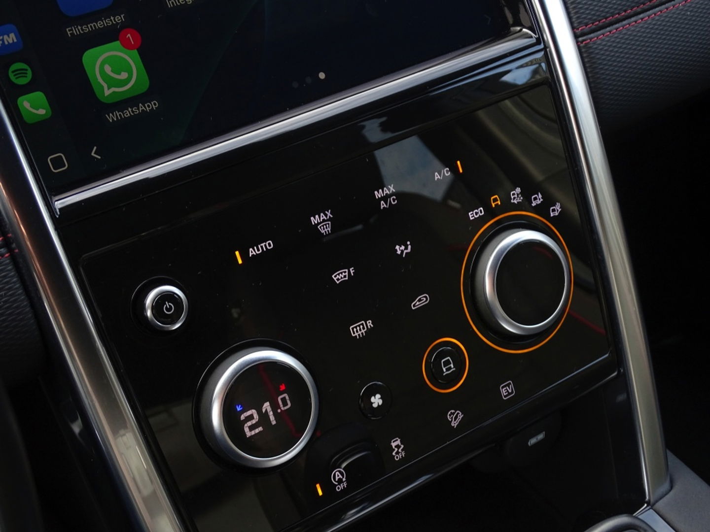 Land Rover Discovery Sport P300e 300PK automaat / R-Dynamic S / LED / 360° camera