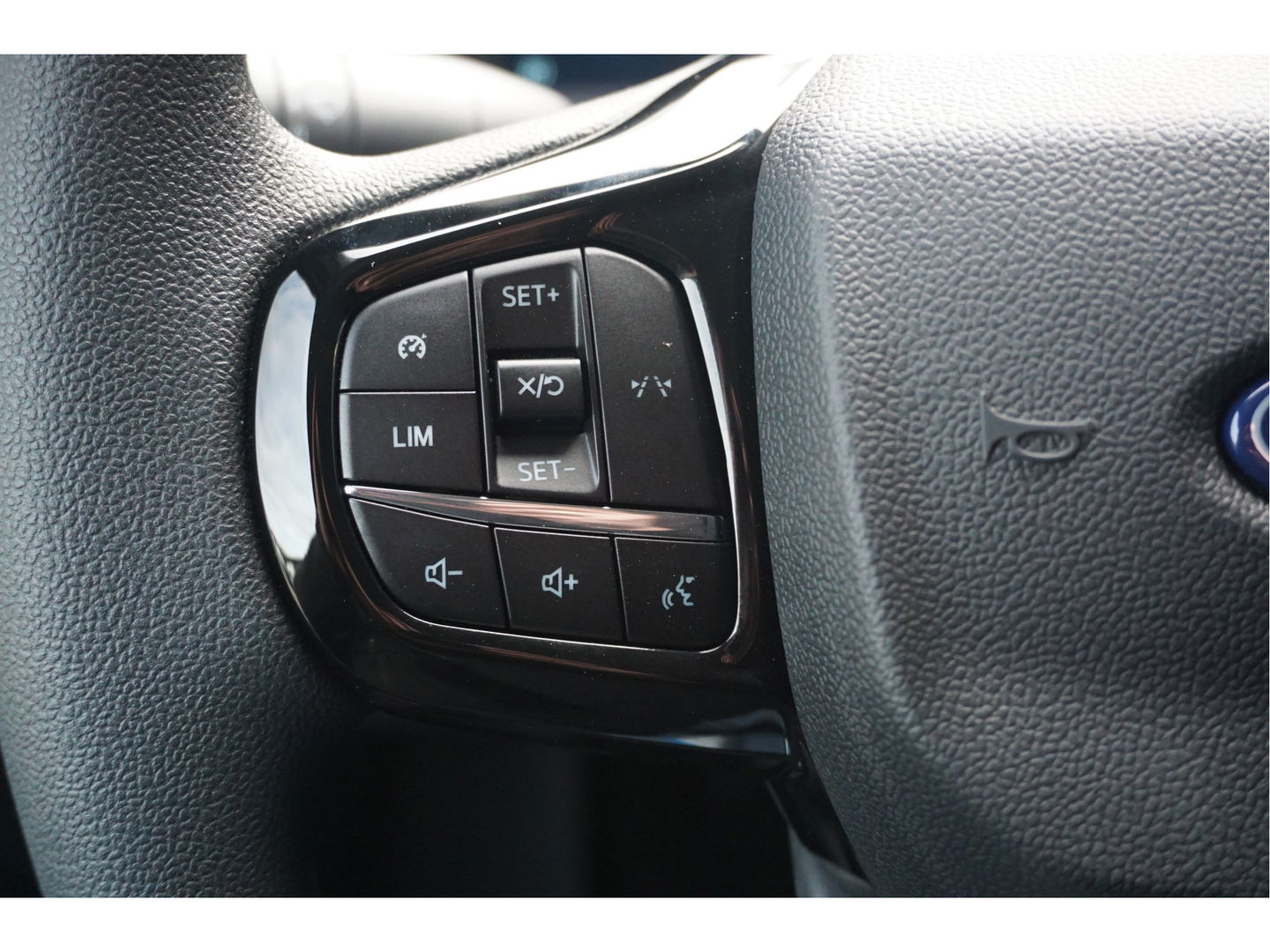 Ford E-Transit Custom 320S 218PK 64KWH Trend AUT BPM VRIJ!! Apple CP / Android A, LED, 2300KG Trekgewicht NR. EC01