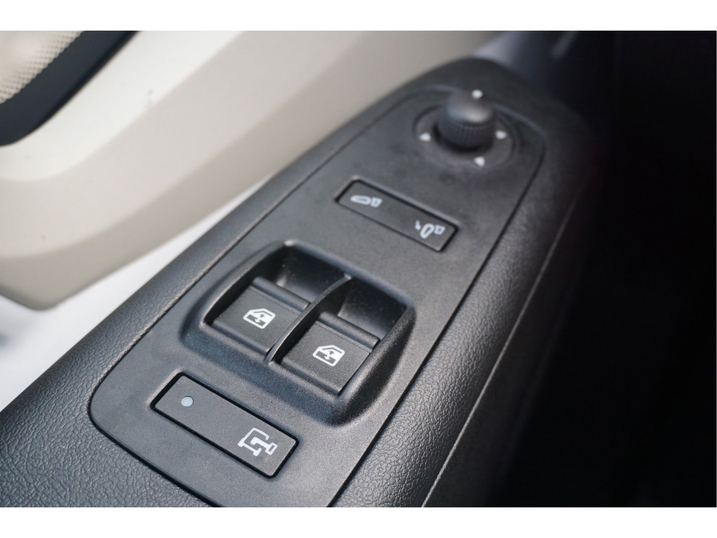 Peugeot Boxer 35 2.2 140PK L2H2 BPM VRIJ!! Apple CP / Android A, Airco, Cam, 270° Deur!! NR. J417*