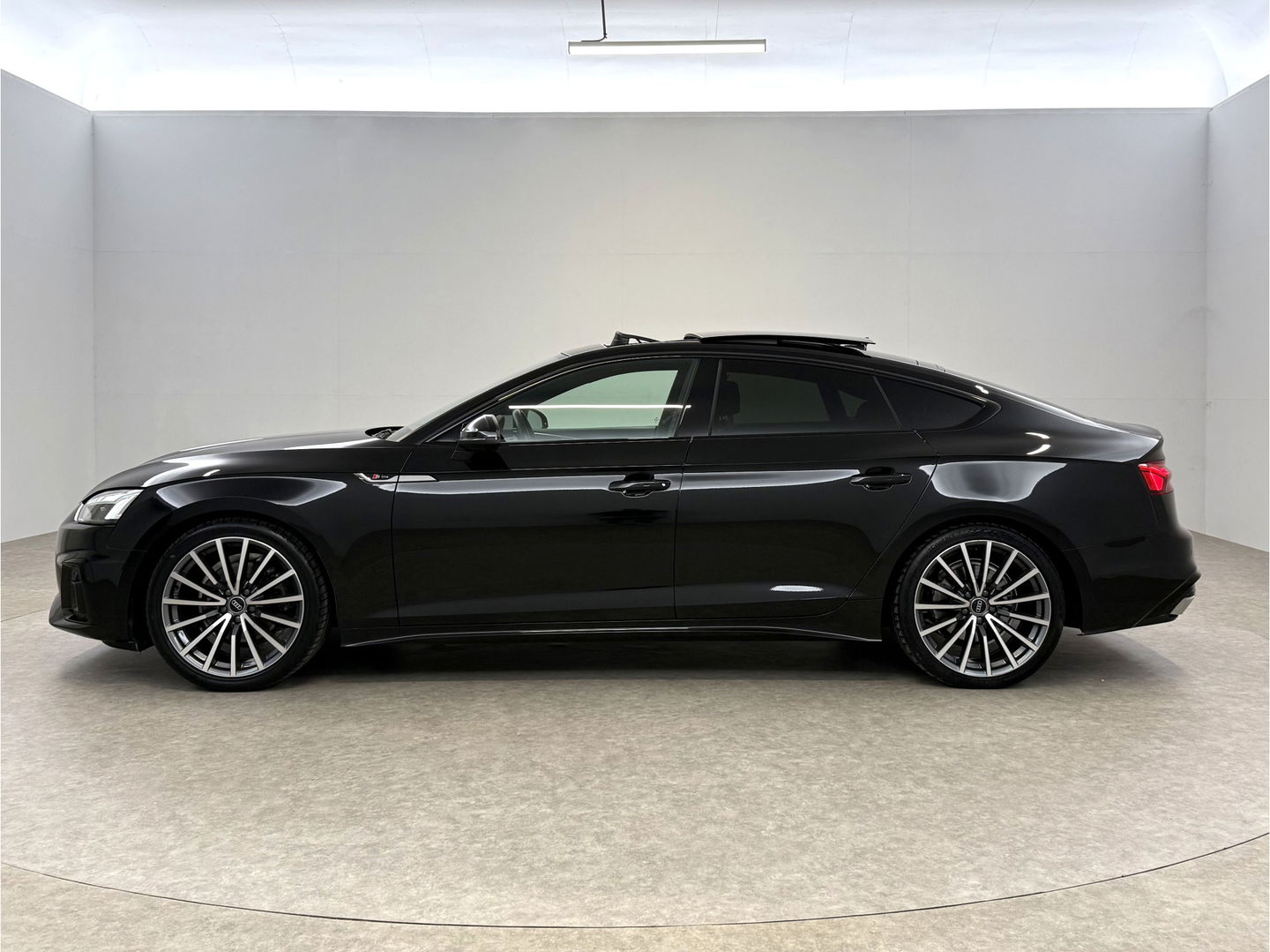 Audi A5 TFSI S-Line Black Optic | Pano | Virtual | b&o | Sfeer | Carplay | Stoelverw. | Parkeersens.