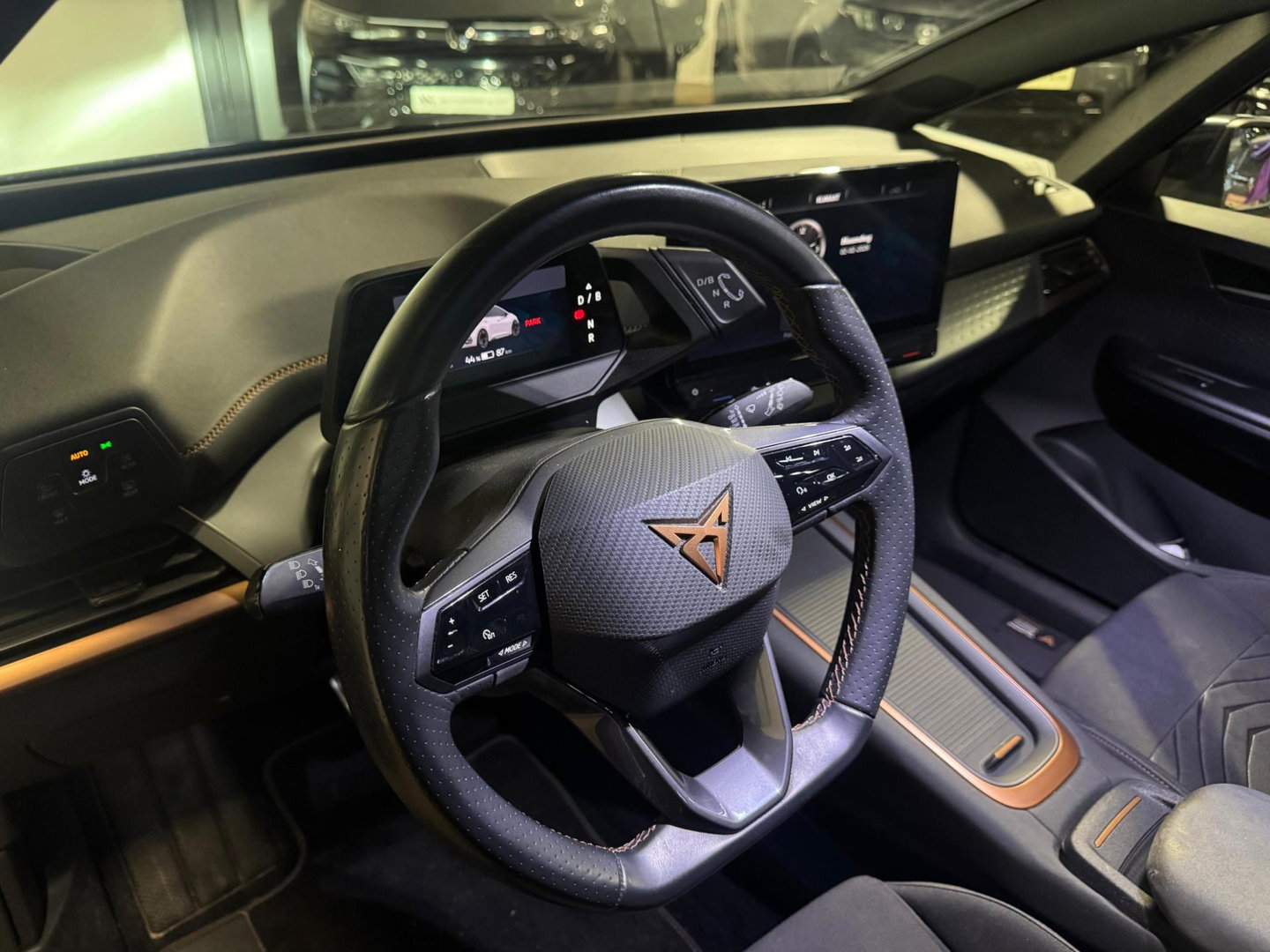 CUPRA Born Business 62 kWh KEYLESS CAM