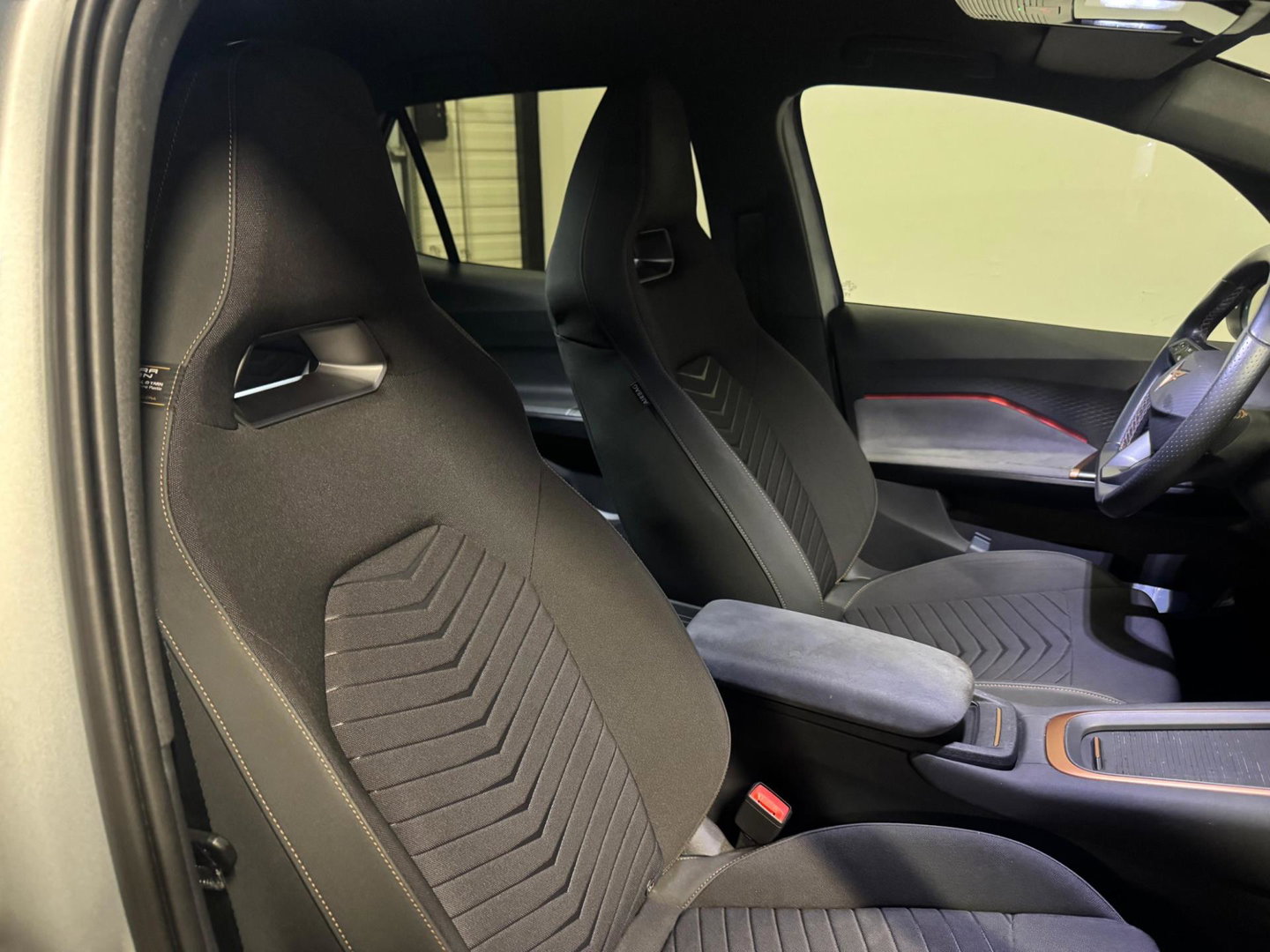 CUPRA Born Business 62 kWh KEYLESS CAM