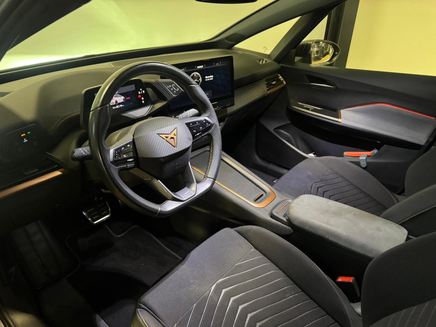 CUPRA Born Business 62 kWh KEYLESS CAM