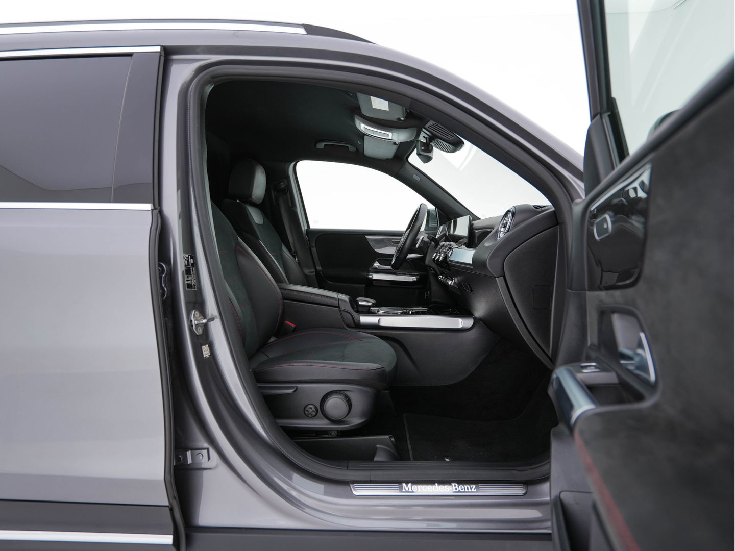 Mercedes-Benz GLB 200 d ( VAN ) Premium AMG-Sport-Pack Aut. *LEATHER-MICROFIBRE | FULL-LED | AMBIENT-LIGHT | WIDE-SCREEN-DIGICOCKPIT | HEATED-SPORTSEATS | KEYLESS | NAVI-FULLMAP | DAB+ | ECC | PDC | CRUISE | 19''ALU*