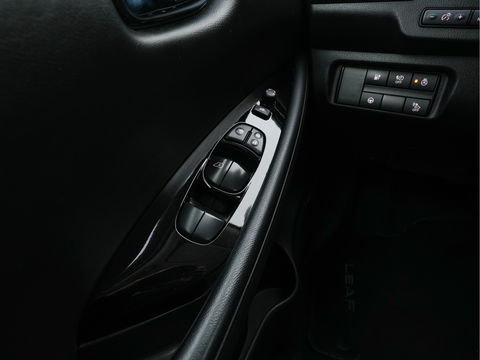 Nissan Leaf Tekna 40 kWh (SOH-83%) (INCL-BTW) *Aut.*LEATHER | FULL-LED | BOSE-AUDIO | TOPVIEW | DAB | KEYLESS | NAVI-FULLMAP | DAB | HEATED-COMFORTSEATS | PRIVACY-GLASS | ADAPTIVE-CRUISE | 17''ALU*