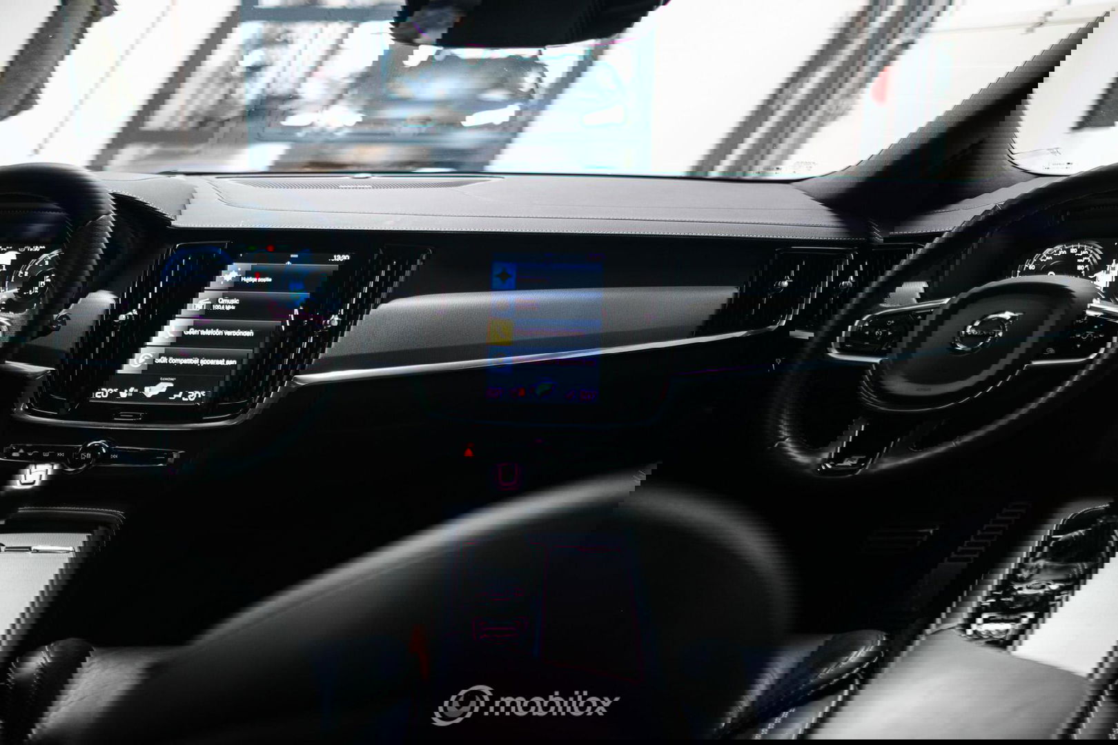 Volvo V90 2.0 T4 R-Design | Harman Kardon | Adaptive | Scandinavian line | Pilot Assist | Camera |HUD | Zonneschermen| Leder | Memory | Pa