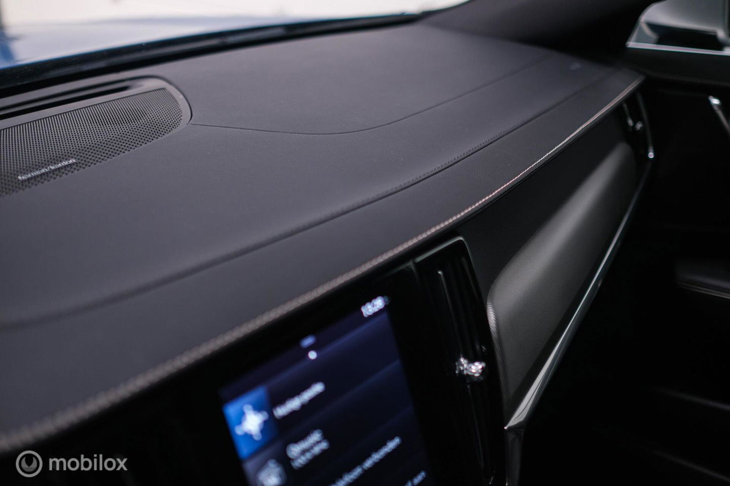 Volvo V90 2.0 T4 R-Design | Harman Kardon | Adaptive | Scandinavian line | Pilot Assist | Camera |HUD | Zonneschermen| Leder | Memory | Pa