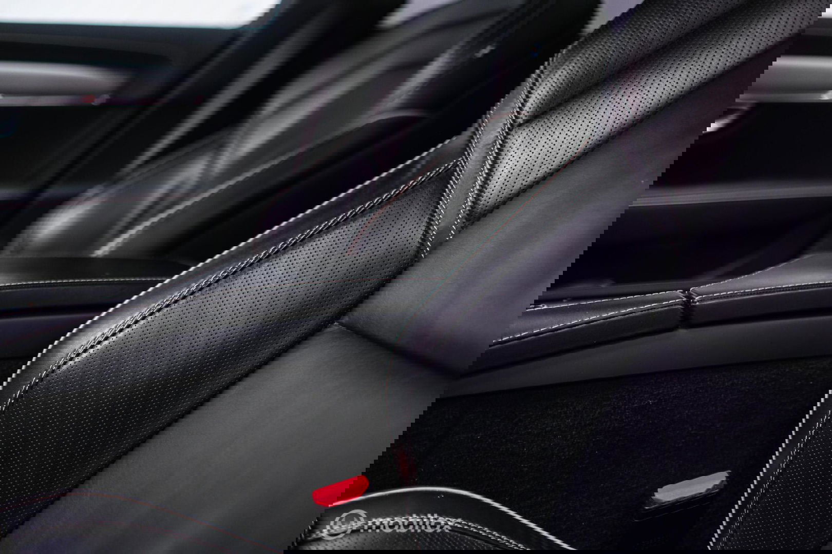 Volvo V90 2.0 T4 R-Design | Harman Kardon | Adaptive | Scandinavian line | Pilot Assist | Camera |HUD | Zonneschermen| Leder | Memory | Pa