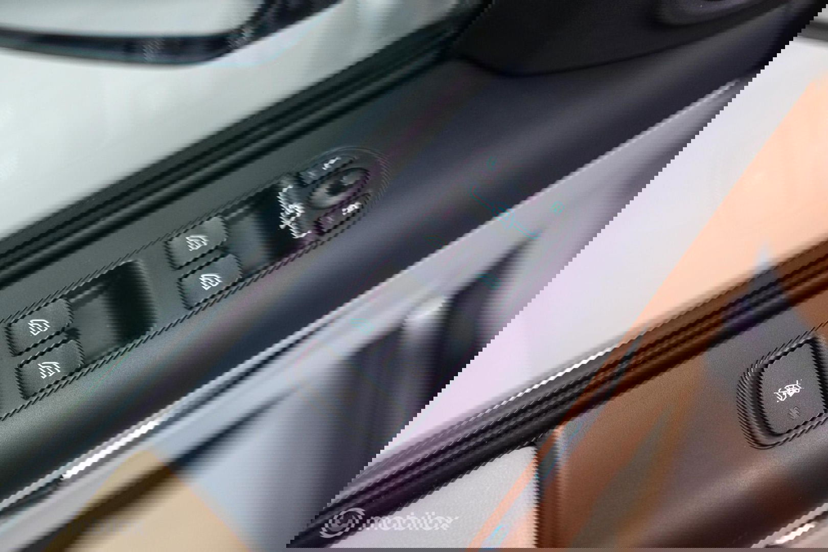 Land Rover Freelander 3.2 i6 HSE | 1e eigenaar | Dealer OH | 4x4 | Automaat | Panoramadak | Xenon | youngtimer | BTW auto | Lage km stand |