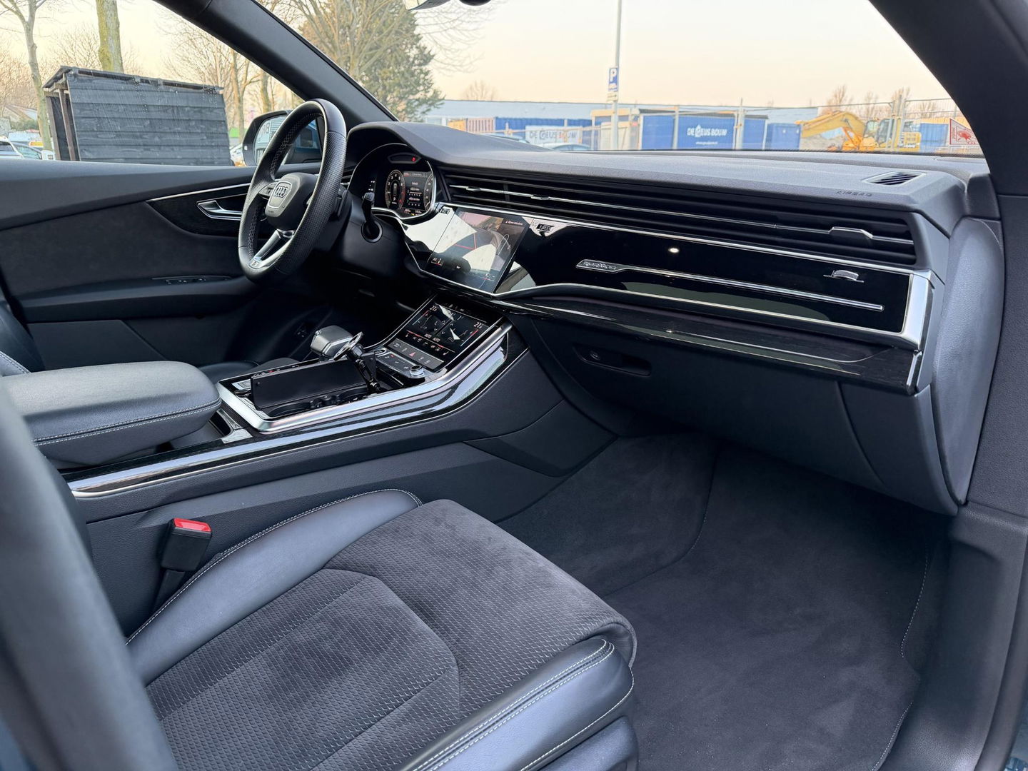 Audi Q8 55 TFSI e quattro Pro Line Advanced Hybrid l Luchtvering l Trekhaak l winter en zomerset