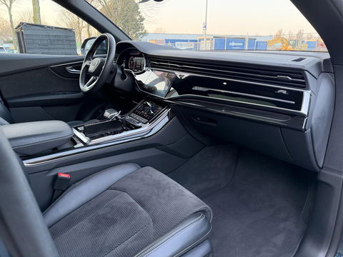 Audi Q8 55 TFSI e quattro Pro Line Advanced Hybrid l Luchtvering l Trekhaak l winter en zomerset