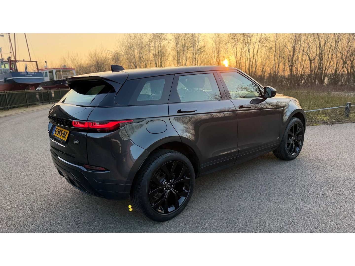 Land Rover Range Rover Evoque 2.0 D180 AWD R-Dynamic SE Leer Navi Led-Xenon Meridia Soundsysteem,