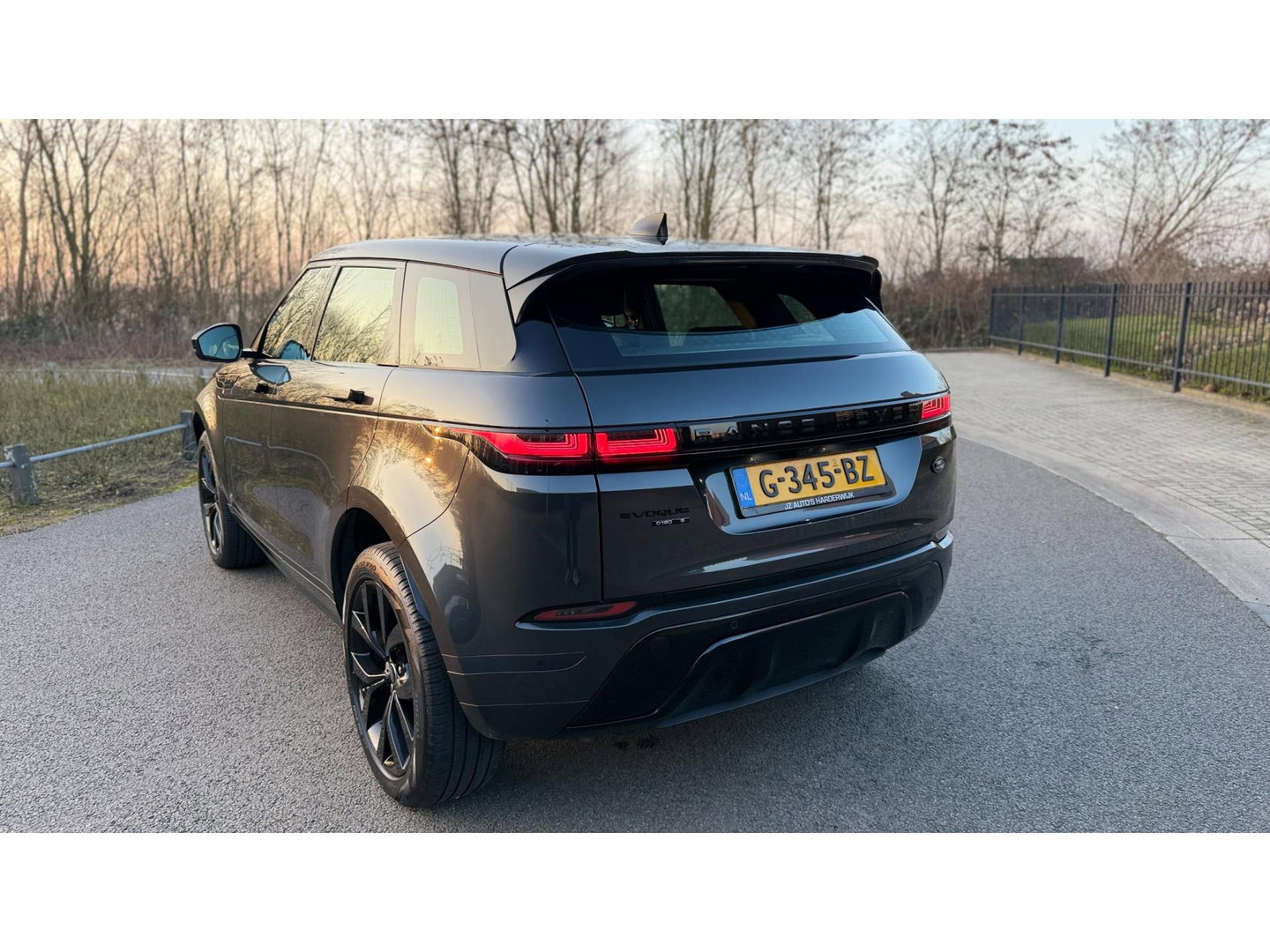 Land Rover Range Rover Evoque 2.0 D180 AWD R-Dynamic SE Leer Navi Led-Xenon Meridia Soundsysteem,