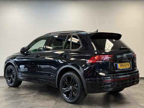 Volkswagen Tiguan 1.4 TSI eHybrid R-Line Business+ Panoramadak PDC NAVI ACC IQ Light 24 Maanden garantie* (Vraag naar de voorwaarden)