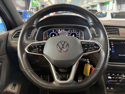 Volkswagen Tiguan 1.4 TSI eHybrid R-Line Business+ Panoramadak PDC NAVI ACC IQ Light 24 Maanden garantie* (Vraag naar de voorwaarden)