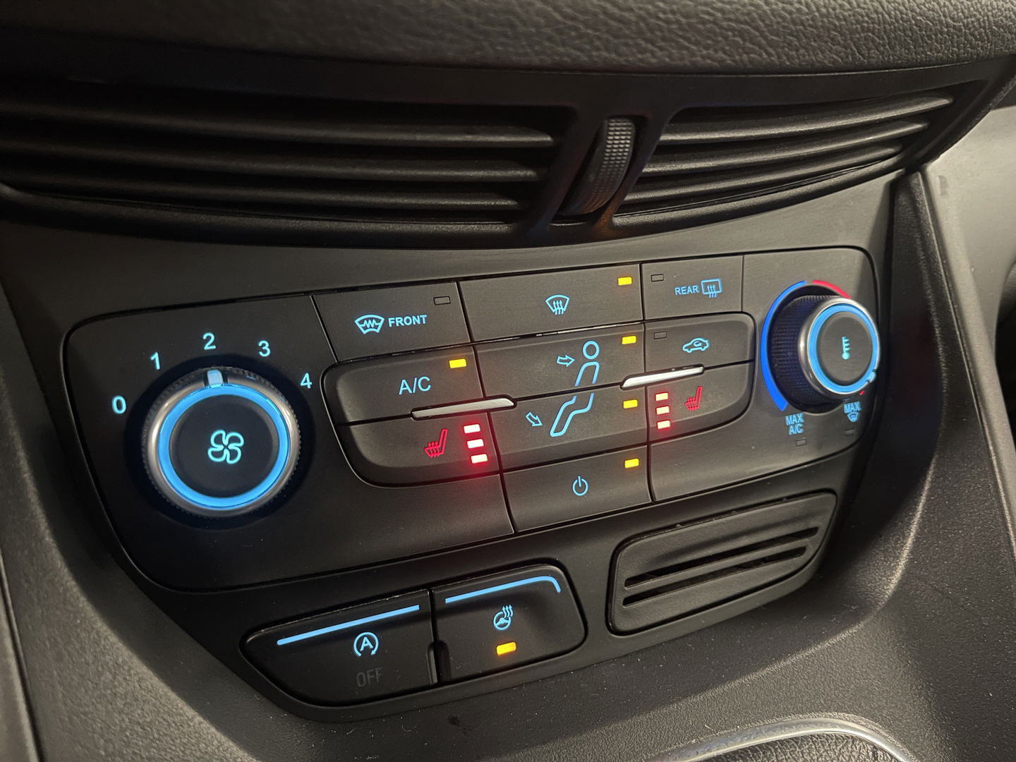 Ford C-MAX 1.5 Titanium | Unieke Kilometerstand! | 1e Eigenaar | Stuurwielverwarming | Stoelverwarming | Cruise Control |