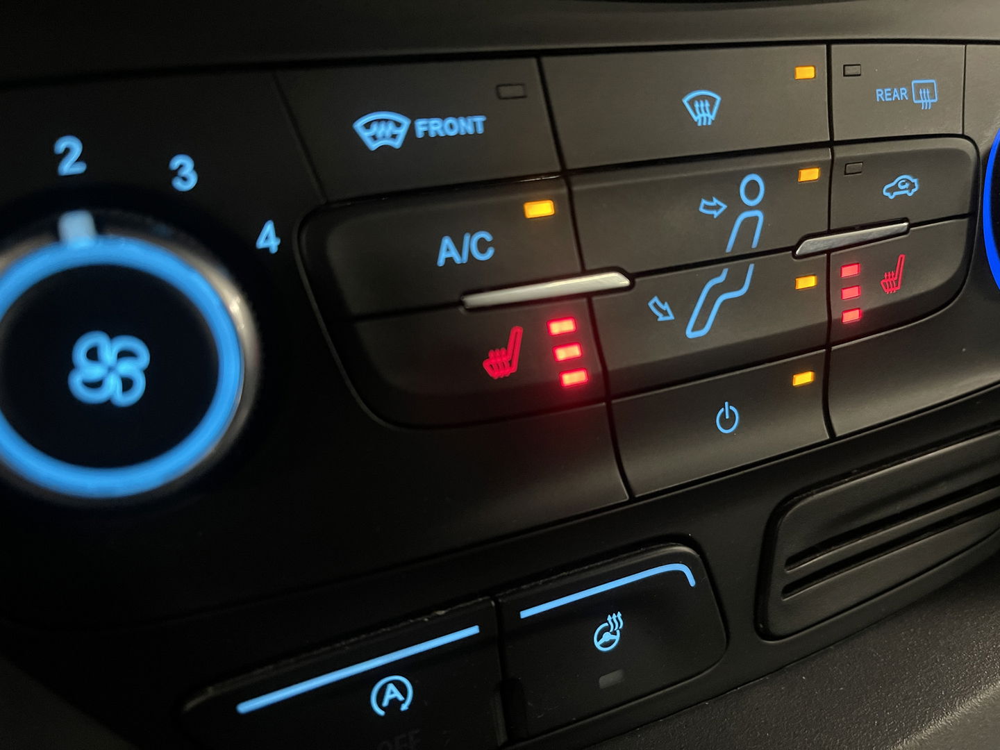 Ford C-MAX 1.5 Titanium | Unieke Kilometerstand! | 1e Eigenaar | Stuurwielverwarming | Stoelverwarming | Cruise Control |