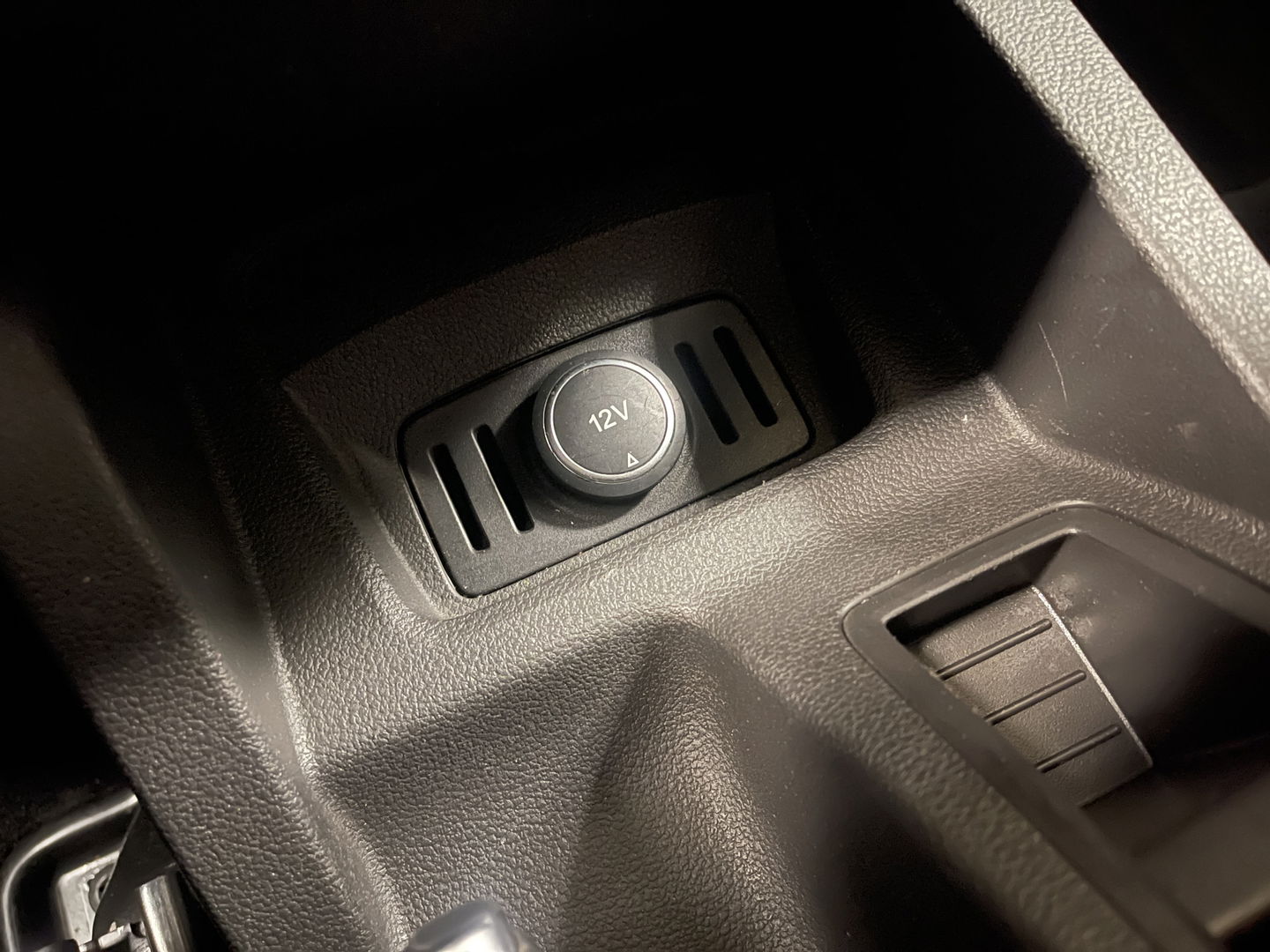 Ford C-MAX 1.5 Titanium | Unieke Kilometerstand! | 1e Eigenaar | Stuurwielverwarming | Stoelverwarming | Cruise Control |