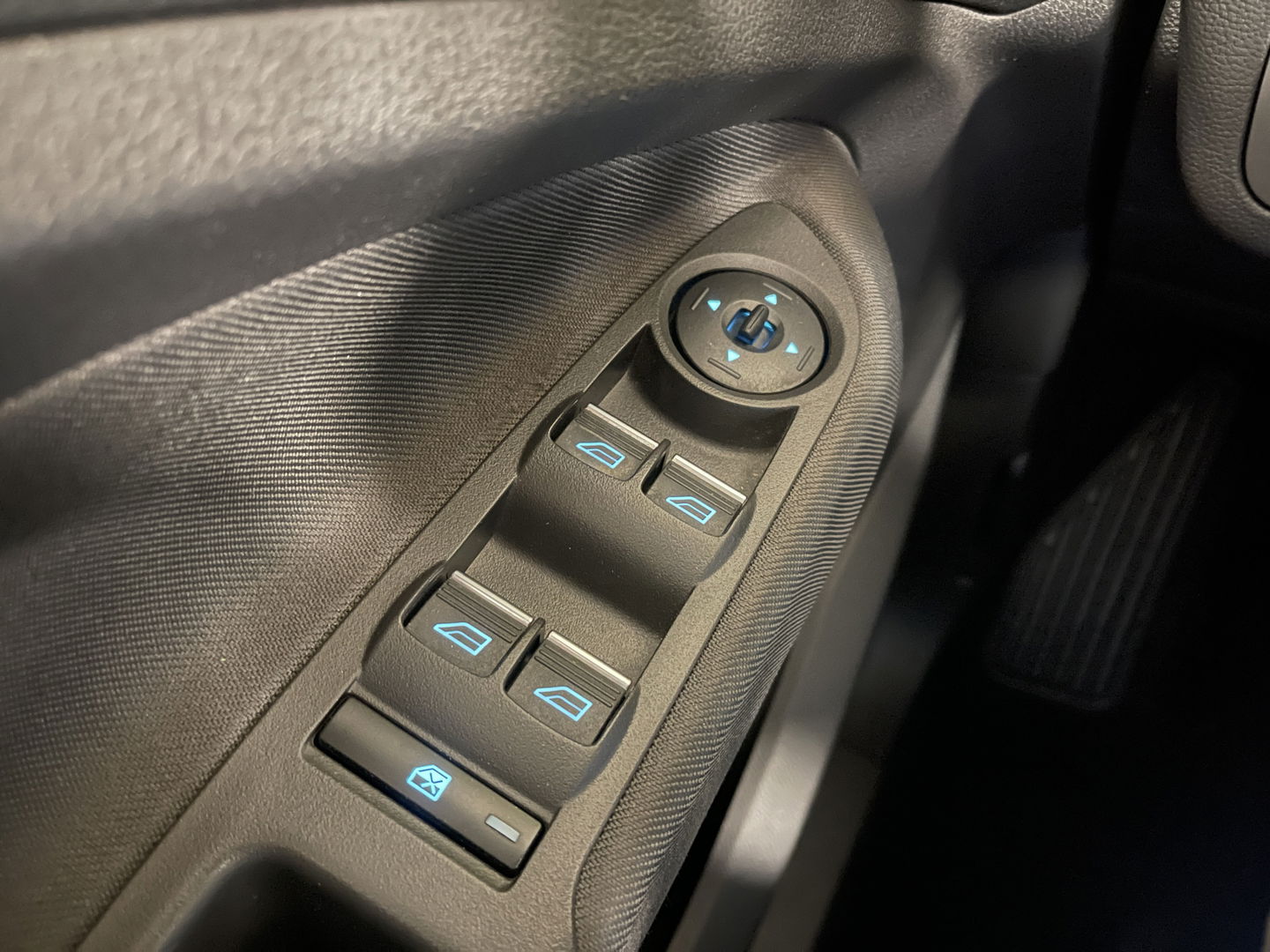 Ford C-MAX 1.5 Titanium | Unieke Kilometerstand! | 1e Eigenaar | Stuurwielverwarming | Stoelverwarming | Cruise Control |