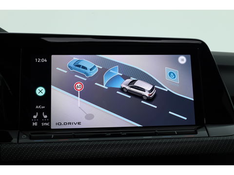 Volkswagen Golf 1.5 eTSI R-Line DSG | Pano | Harman Kardon | Stoel- Stuurverw. | Apple CarPlay | IQ. Light | Adapt. Cruise