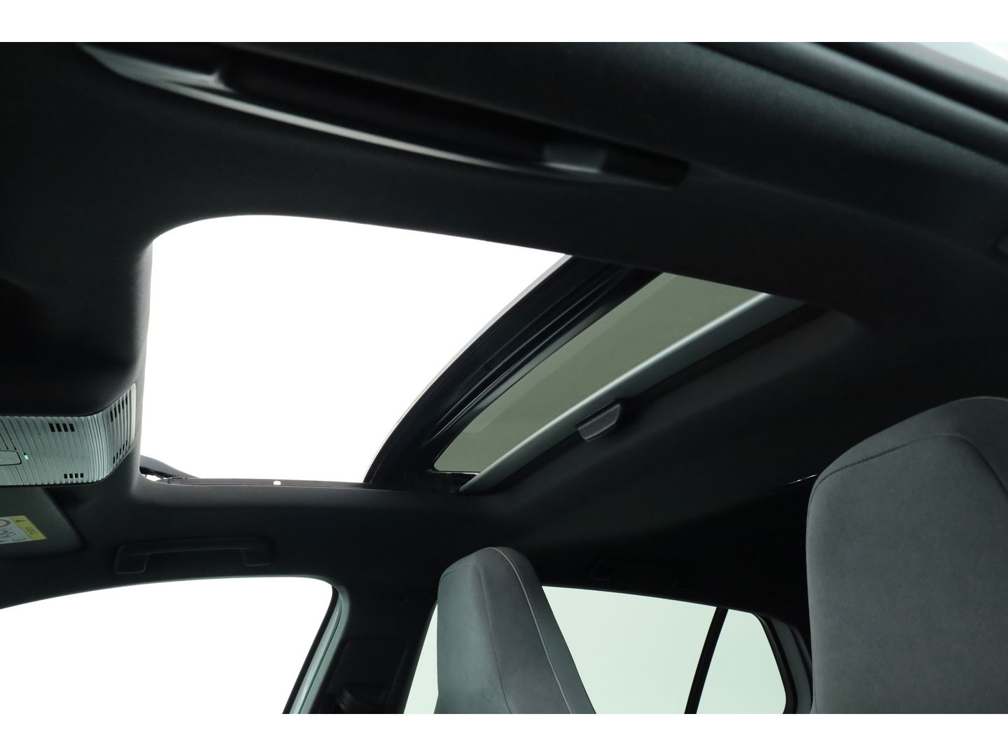 Volkswagen Golf 1.5 eTSI R-Line DSG | Pano | Harman Kardon | Stoel- Stuurverw. | Apple CarPlay | IQ. Light | Adapt. Cruise