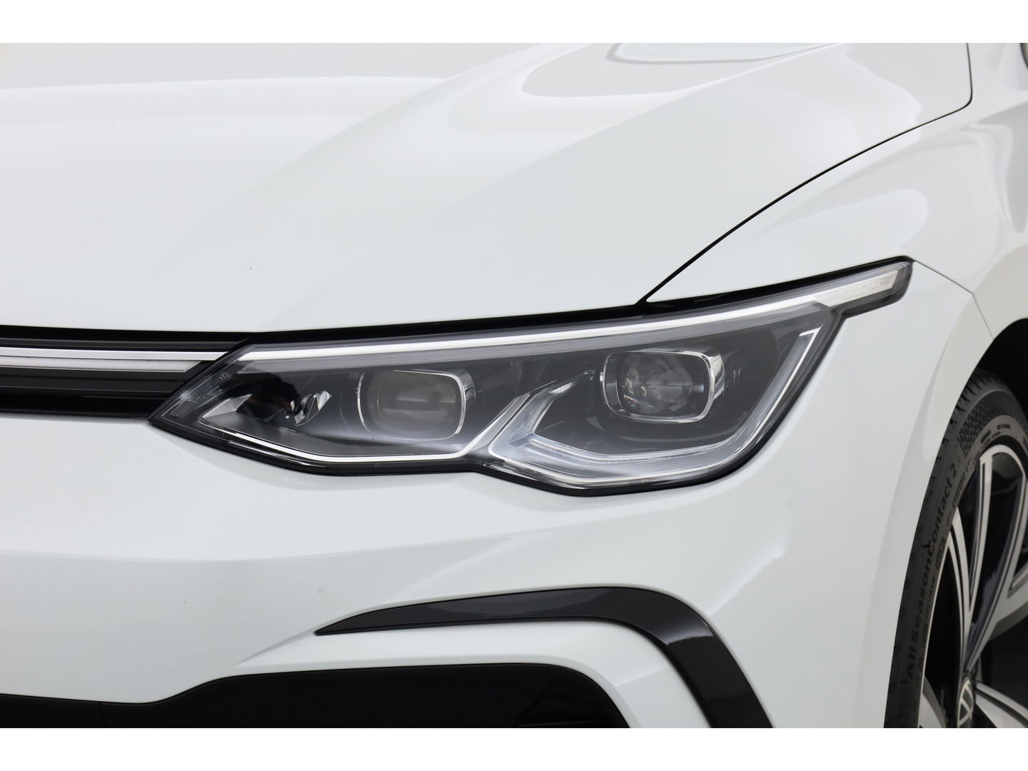 Volkswagen Golf 1.5 eTSI R-Line DSG | Pano | Harman Kardon | Stoel- Stuurverw. | Apple CarPlay | IQ. Light | Adapt. Cruise