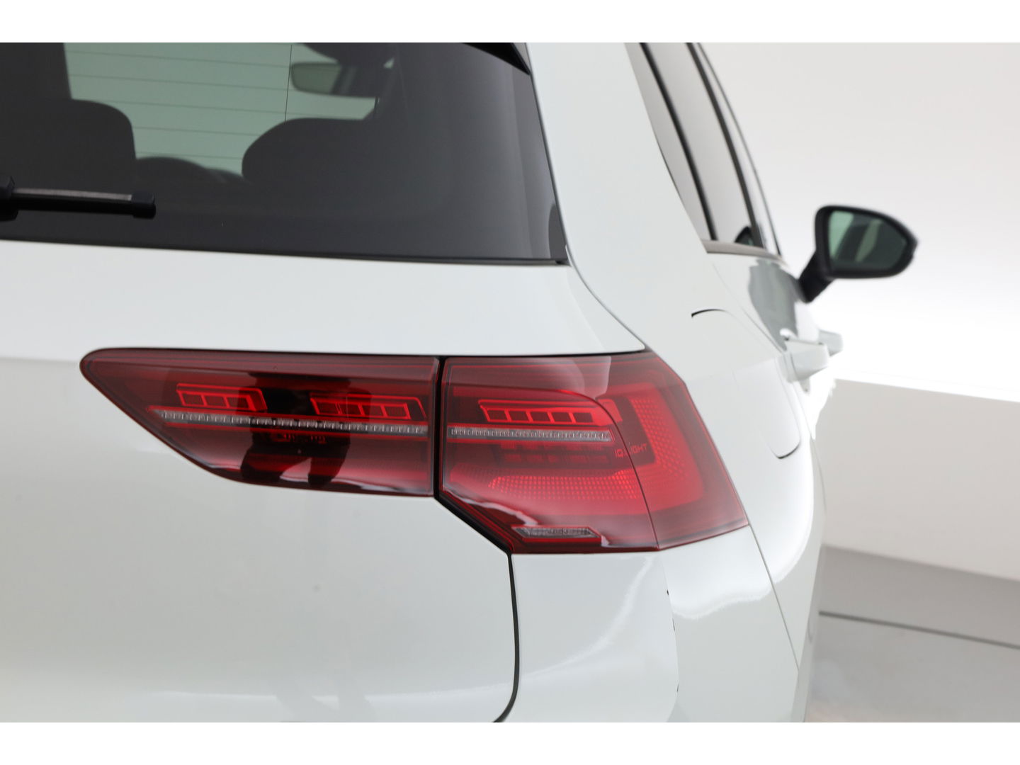 Volkswagen Golf 1.5 eTSI R-Line DSG | Pano | Harman Kardon | Stoel- Stuurverw. | Apple CarPlay | IQ. Light | Adapt. Cruise