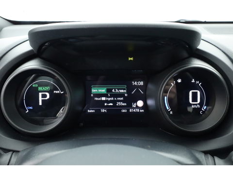 Toyota Yaris Cross 1.5 Hybrid Dynamic | Navi | Cruise | Apple CarPlay & Android Auto | PDC V+A | Camera | Stoelverw. | Dodehoekdet. | LED GERESERVEERD TOT MAANDAG