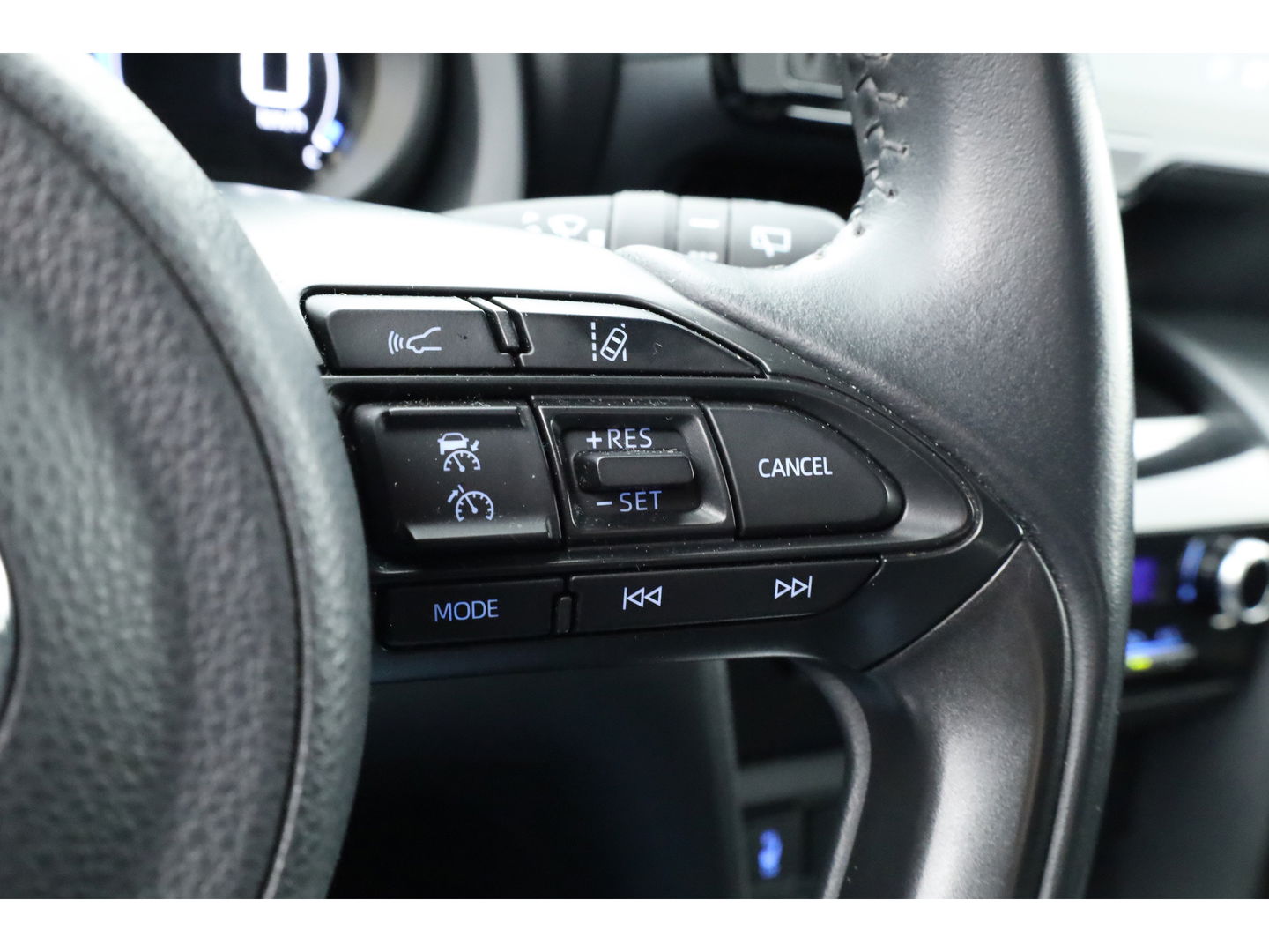 Toyota Yaris Cross 1.5 Hybrid Dynamic | Navi | Cruise | Apple CarPlay & Android Auto | PDC V+A | Camera | Stoelverw. | Dodehoekdet. | LED GERESERVEERD TOT MAANDAG