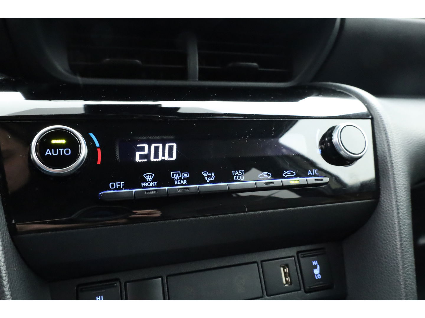 Toyota Yaris Cross 1.5 Hybrid Dynamic | Navi | Cruise | Apple CarPlay & Android Auto | PDC V+A | Camera | Stoelverw. | Dodehoekdet. | LED GERESERVEERD TOT MAANDAG