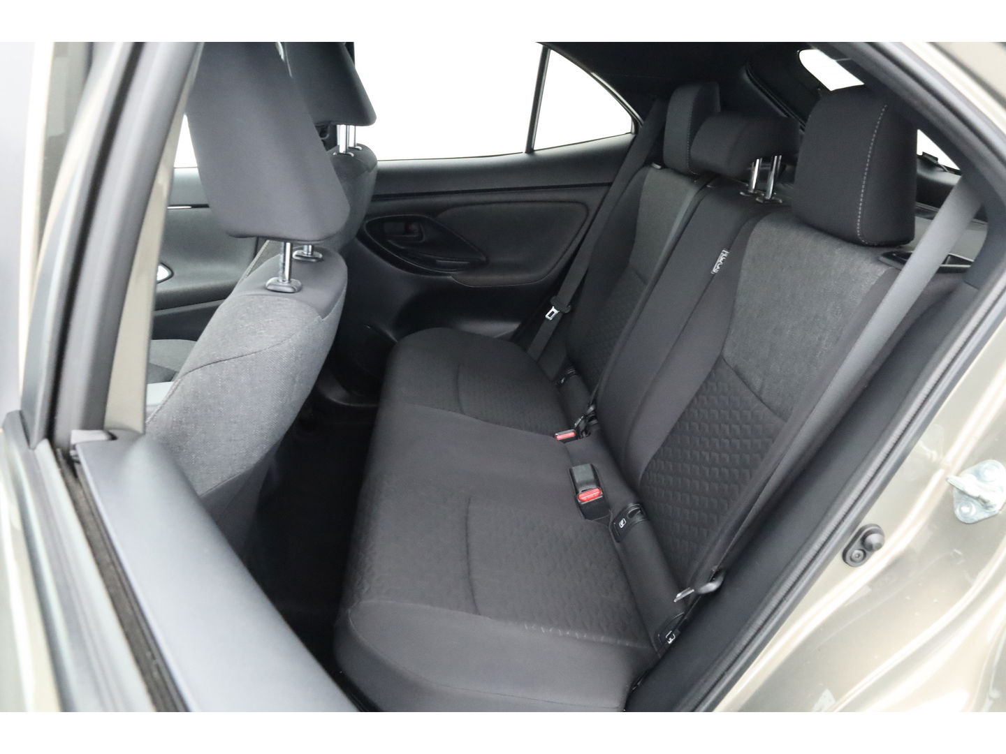 Toyota Yaris Cross 1.5 Hybrid Dynamic | Navi | Cruise | Apple CarPlay & Android Auto | PDC V+A | Camera | Stoelverw. | Dodehoekdet. | LED GERESERVEERD TOT MAANDAG