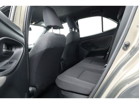 Toyota Yaris Cross 1.5 Hybrid Dynamic | Navi | Cruise | Apple CarPlay & Android Auto | PDC V+A | Camera | Stoelverw. | Dodehoekdet. | LED GERESERVEERD TOT MAANDAG