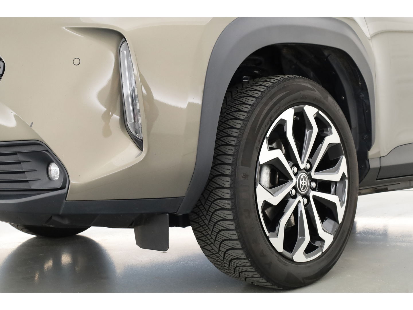 Toyota Yaris Cross 1.5 Hybrid Dynamic | Navi | Cruise | Apple CarPlay & Android Auto | PDC V+A | Camera | Stoelverw. | Dodehoekdet. | LED GERESERVEERD TOT MAANDAG