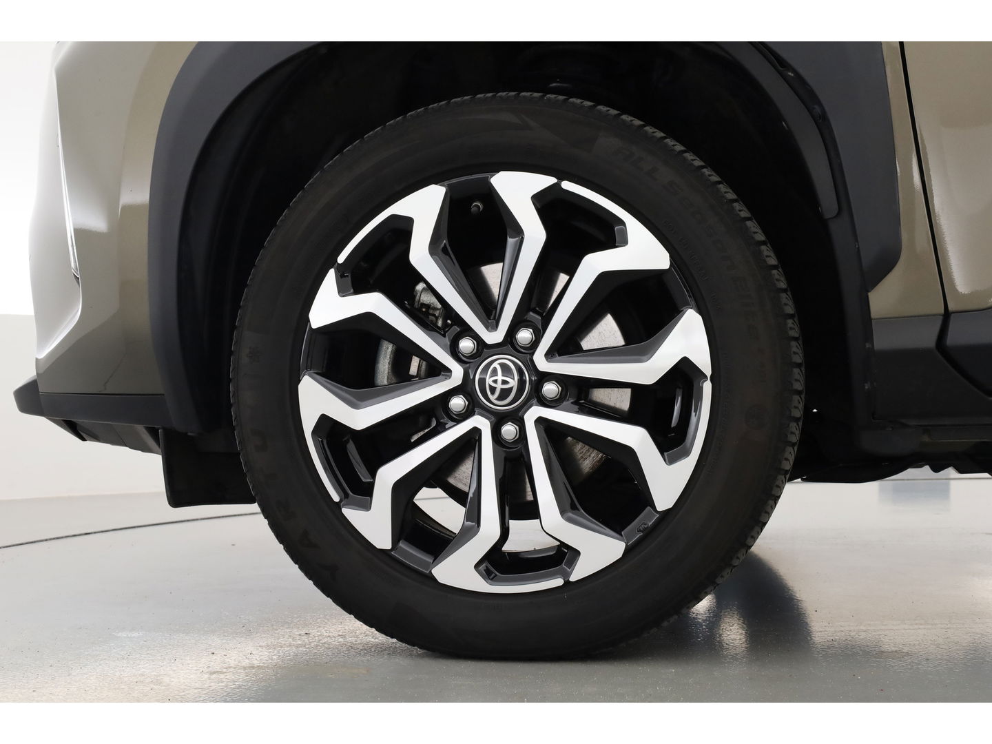 Toyota Yaris Cross 1.5 Hybrid Dynamic | Navi | Cruise | Apple CarPlay & Android Auto | PDC V+A | Camera | Stoelverw. | Dodehoekdet. | LED GERESERVEERD TOT MAANDAG