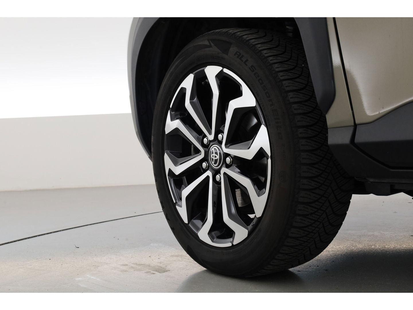 Toyota Yaris Cross 1.5 Hybrid Dynamic | Navi | Cruise | Apple CarPlay & Android Auto | PDC V+A | Camera | Stoelverw. | Dodehoekdet. | LED GERESERVEERD TOT MAANDAG