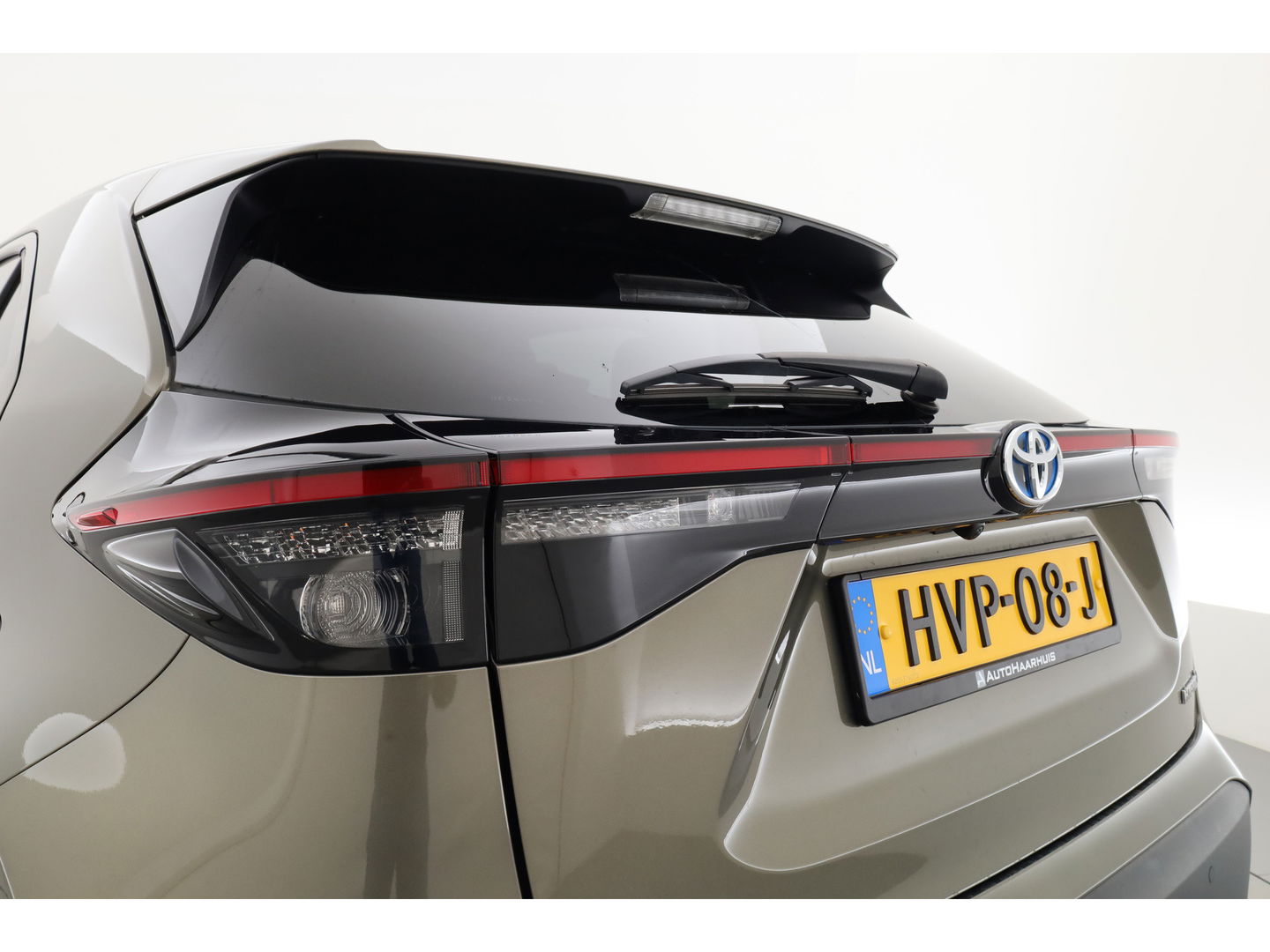 Toyota Yaris Cross 1.5 Hybrid Dynamic | Navi | Cruise | Apple CarPlay & Android Auto | PDC V+A | Camera | Stoelverw. | Dodehoekdet. | LED GERESERVEERD TOT MAANDAG